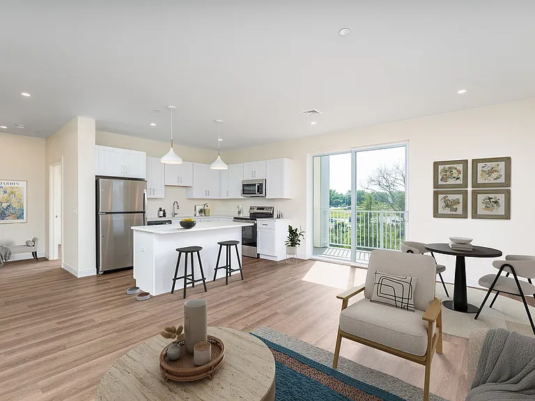 Slade Farm Residences — Photo 1