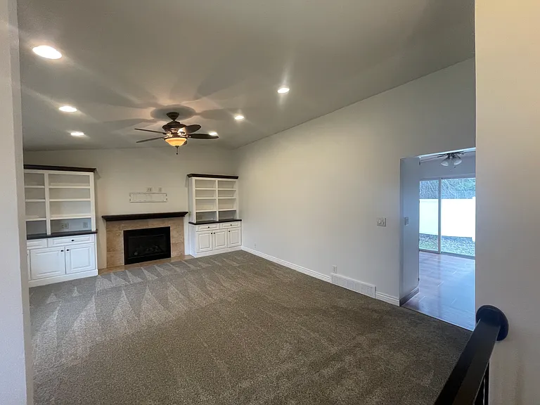 1442 E Sandy Hills Dr — Photo 5