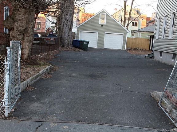 4th image of 1028 Hancock Ave