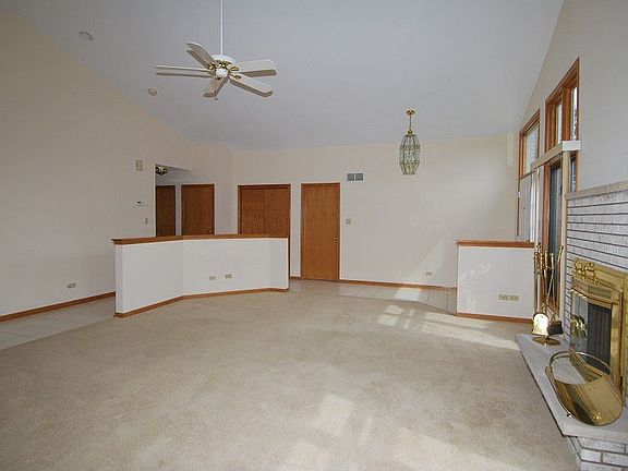 4th image of 18202 Pheasant Lake Dr