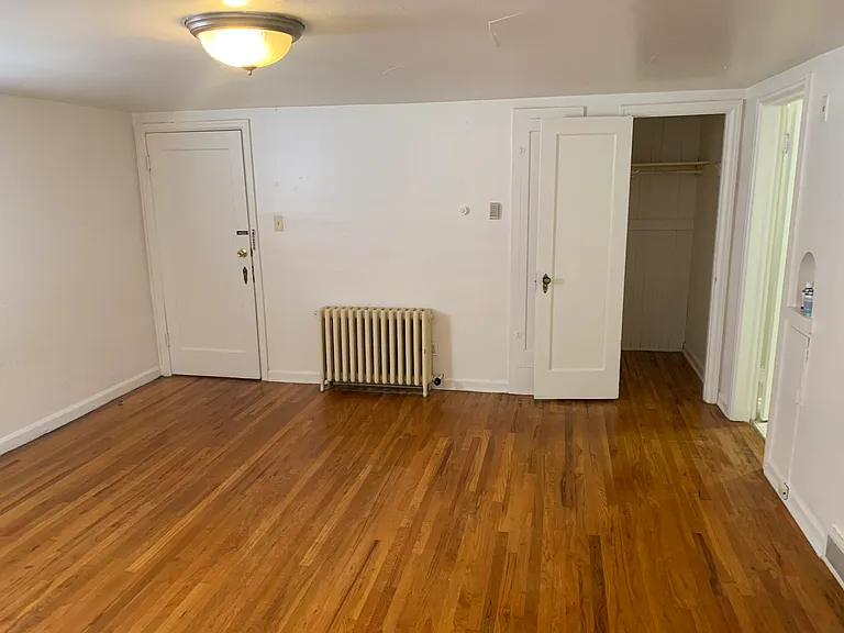 325 Gooding St N #1 — Photo 4