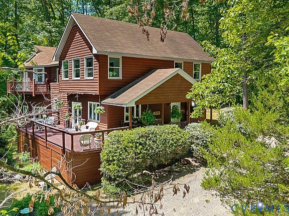 2nd image of 2556 Ridge Rd