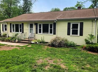 77 Chestnut Hill Rd, Millville, MA 01529