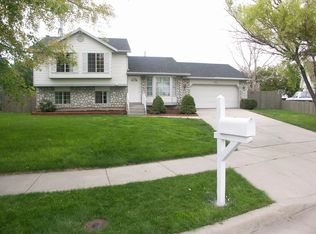 5566 S Dale Amour Dr, Salt Lake City, UT 84118