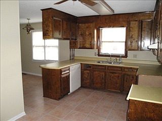 3rd image of 114 Anderson Dr