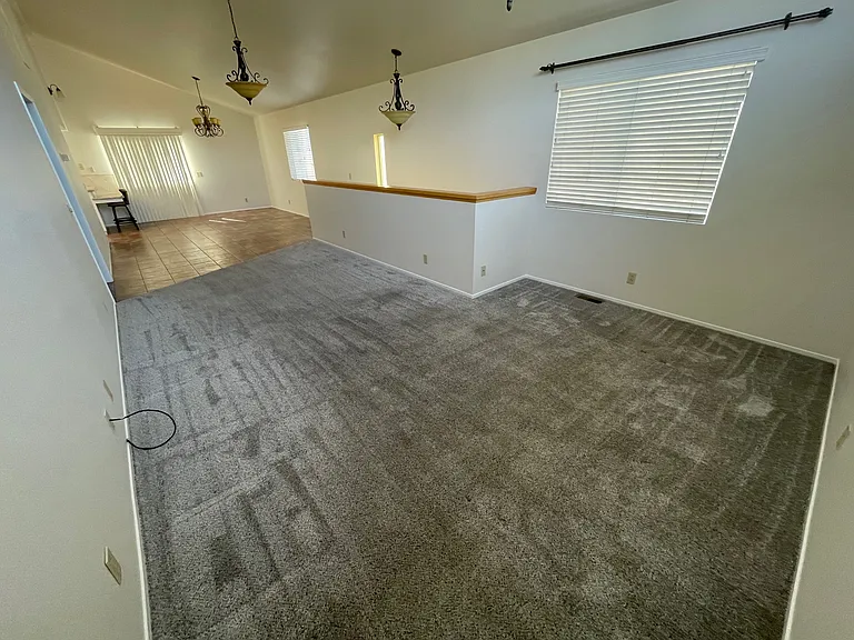 Living Room & dining room have vaulted ceilings.
