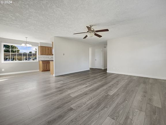 3rd image of 4103 NE Thurston Way
