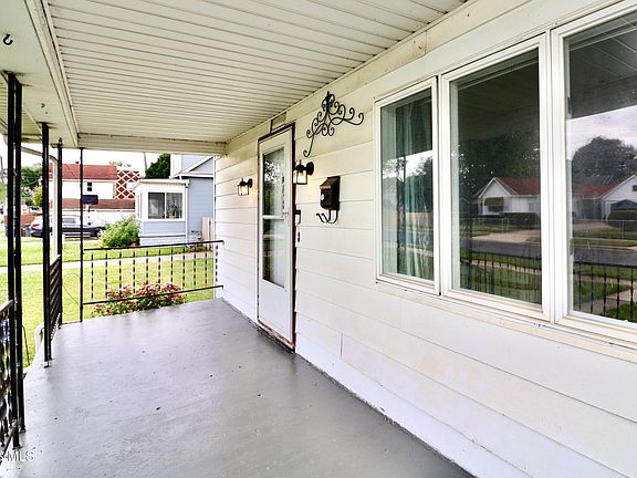 3rd image of 4317 Bellevista Dr