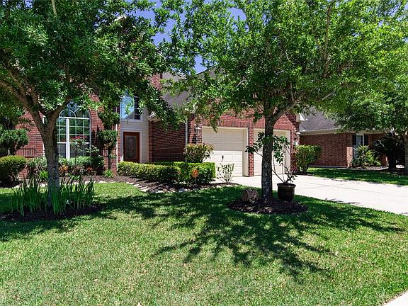 2nd image of 11907 Fountain Brook Dr