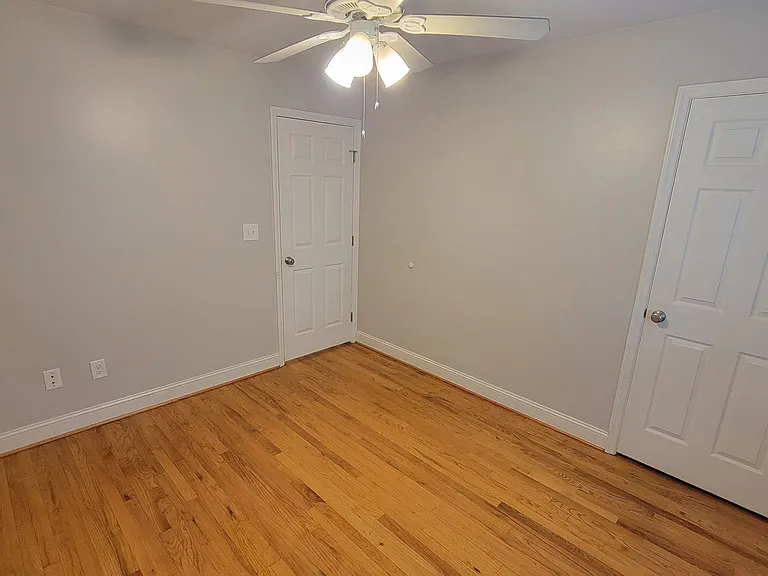 2 Bed/ 1 Bath Downtown Greenville Townhome Available! — Photo 6