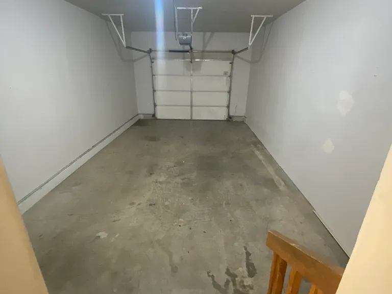 2124 NE Linnea Dr — Photo 25