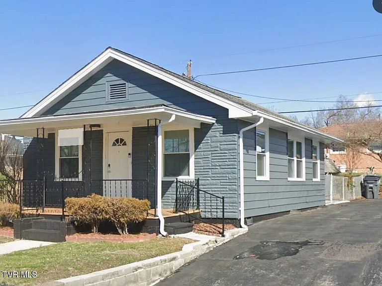 1330 E Sevier Ave — Photo 1