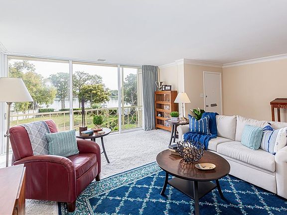 3rd image of 311 Morse Blvd #8-4