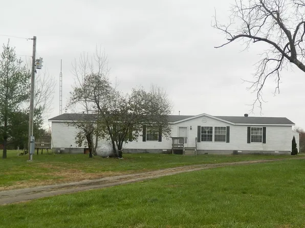 1652 County Road 1325 E, Cisne, IL 62823