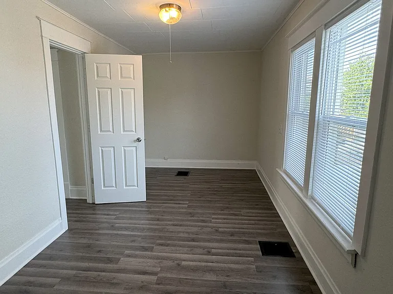 6435 21st Ave — Photo 18