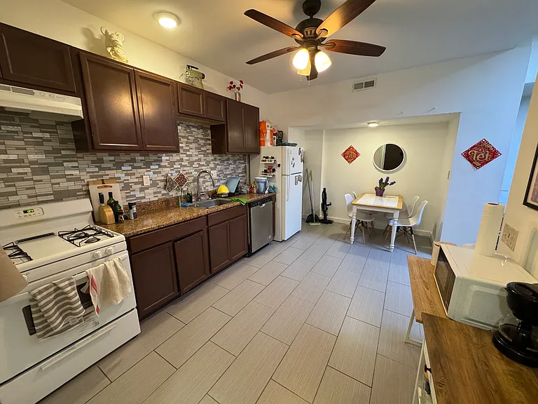 4 Hine Pl #1A — Photo 8
