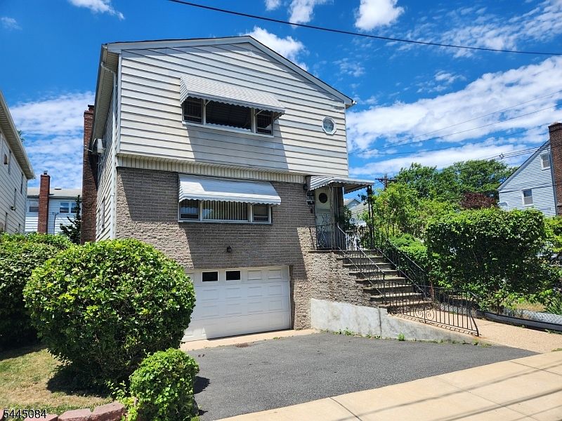 1st image of 497 Clinton Pl