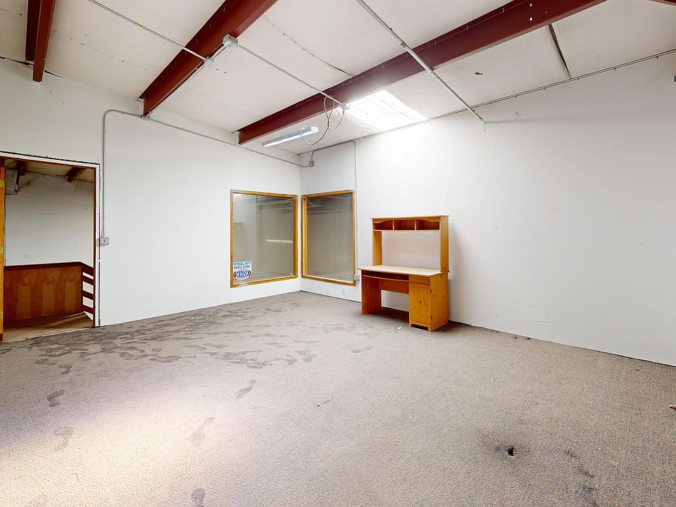Building Photo 5