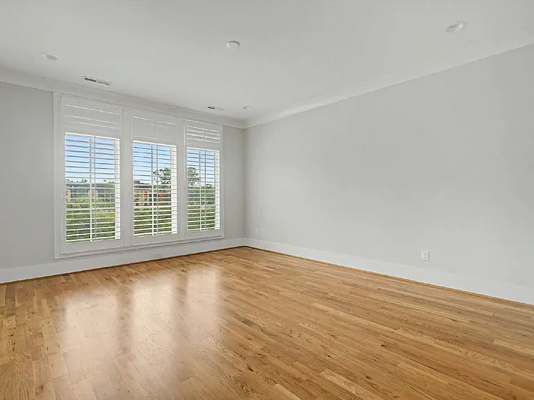 163 Park St — Photo 36