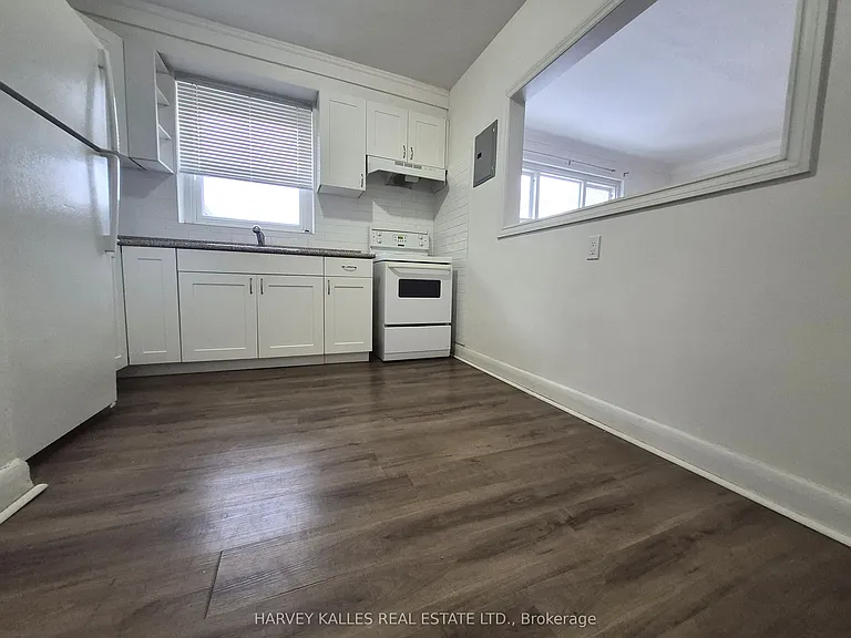 2905 Saint Clair Ave E #12 — Photo 9