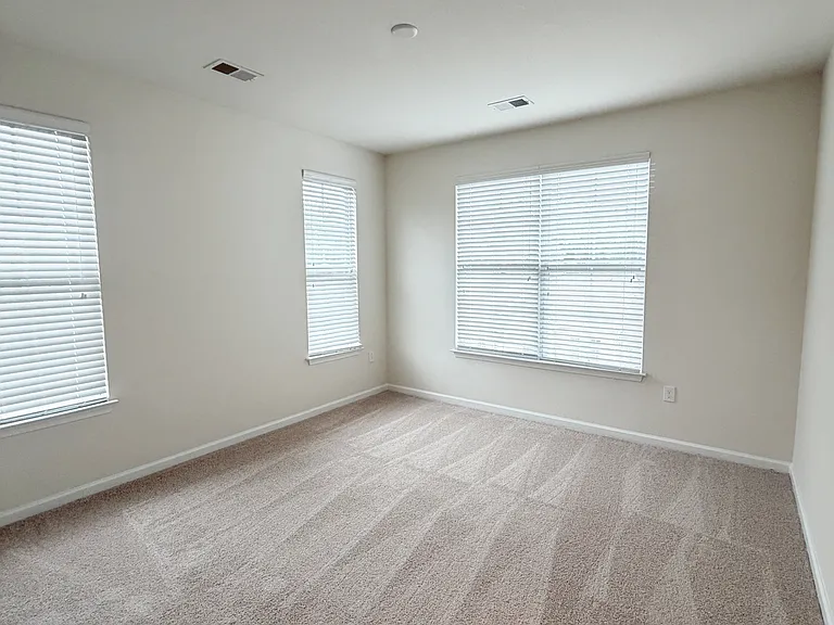 Belmont at Tryon Apartments — Photo 211