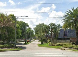 915 Royal Oak Blvd, Leesburg, FL 34748