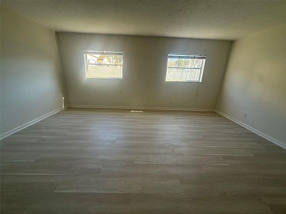 3rd image of 1414 NE 5th Ter #4