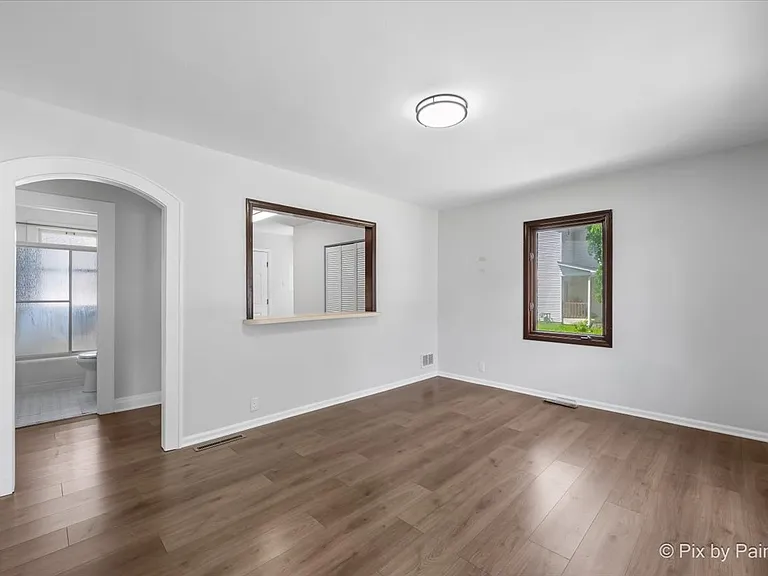 23570 N Field Rd — Photo 3
