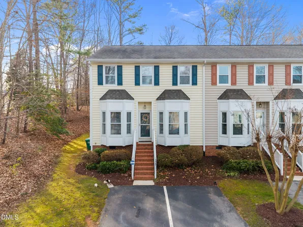 220 Riverwalk Cir, Cary, NC 27511