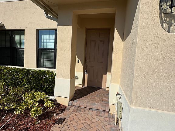 3rd image of 10131 W Villa Cir