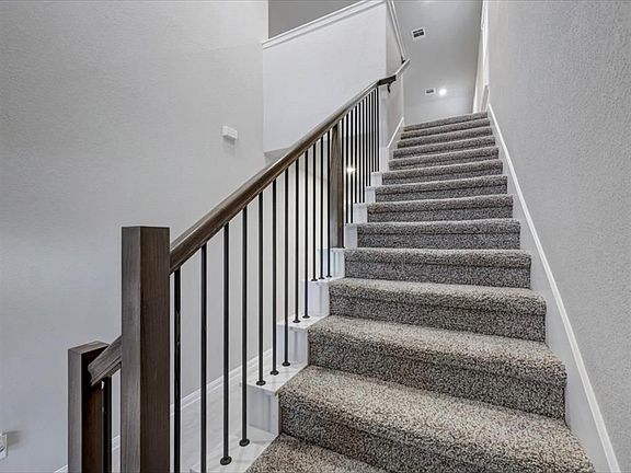4th image of 18500 Sunrise Maple Dr