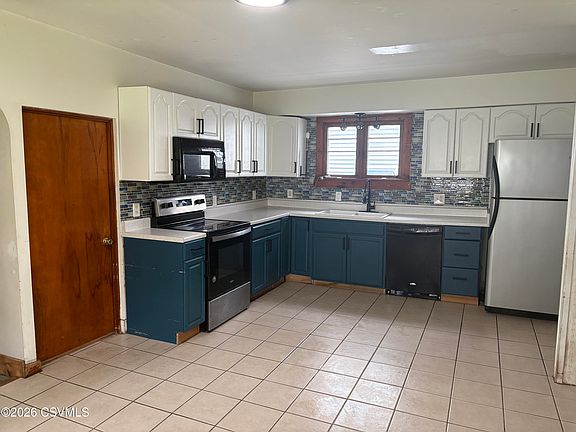 3rd image of 249 Pine St