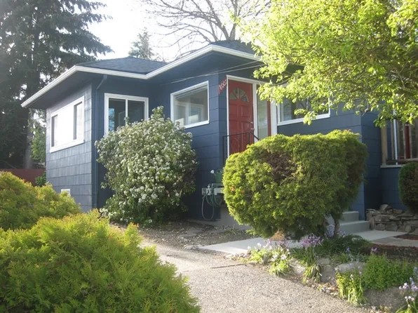 8007 Corliss Ave N, Seattle, WA 98103