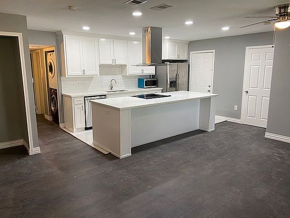 4th image of 319 Oxford Dr