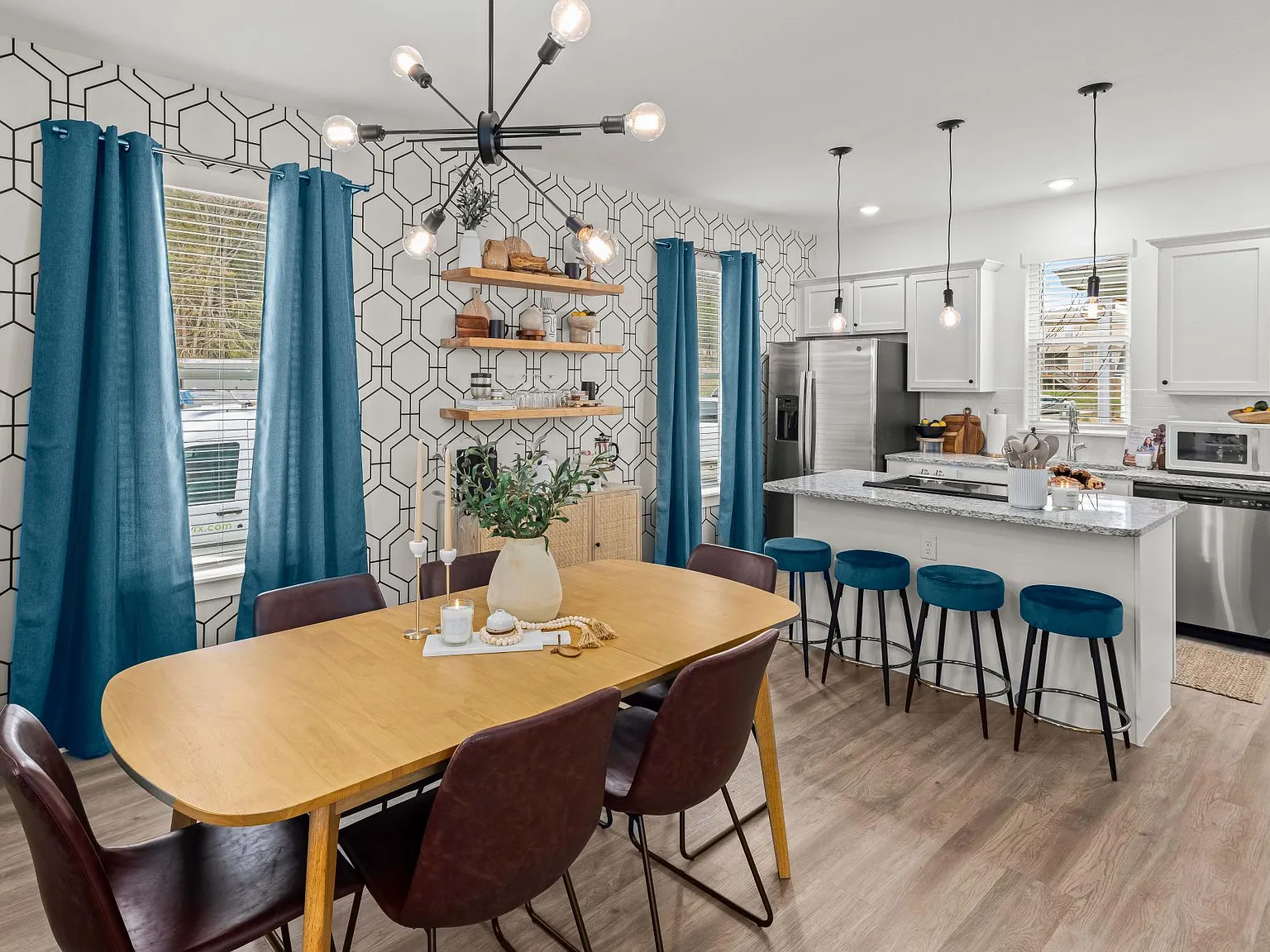 2 bed, 2.5 bath, 1176 sqft, $2,700 — Photo 2