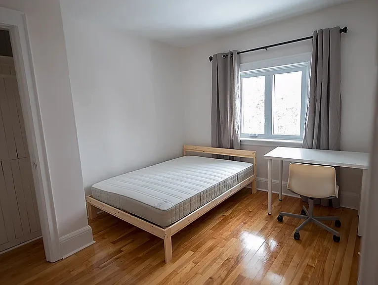 858 Bronson Ave #A — Photo 18
