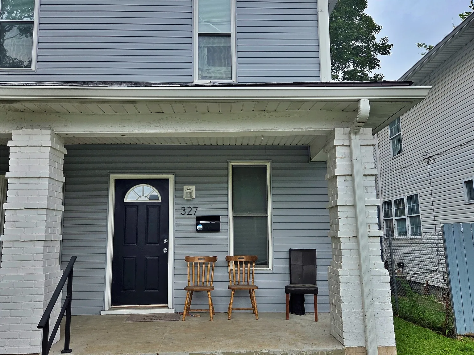 2 bed, 1.0 bath, 1316 sqft, $1,175 — Photo 2