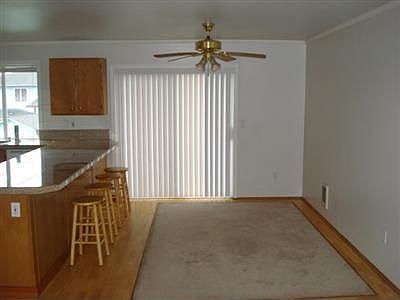 4th image of 204 3rd Ave N