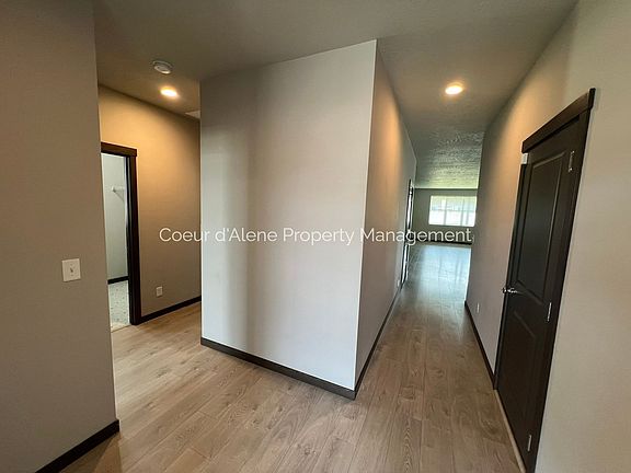 2nd image of 246 N Olivewood Ln