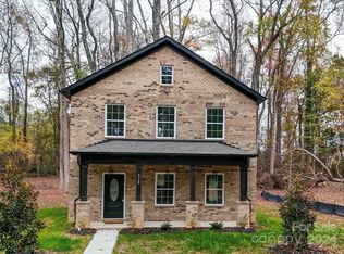 4715 Whispering Oaks Dr, Charlotte, NC 28213