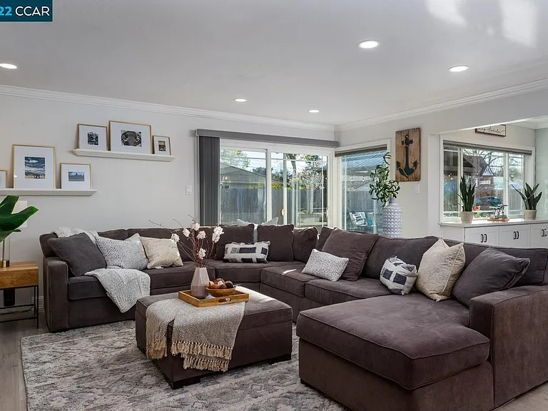 155 Margie Dr — Photo 11