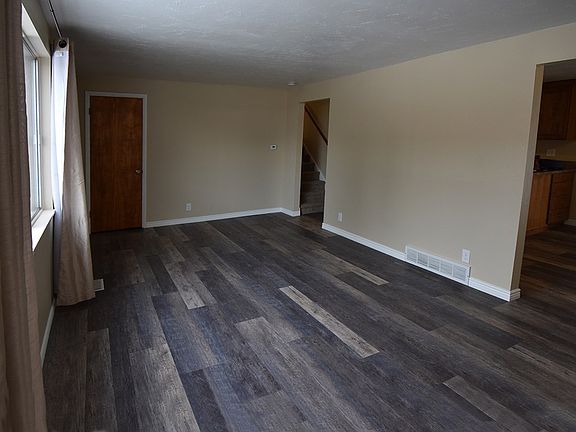 3rd image of 1116 E 21st St