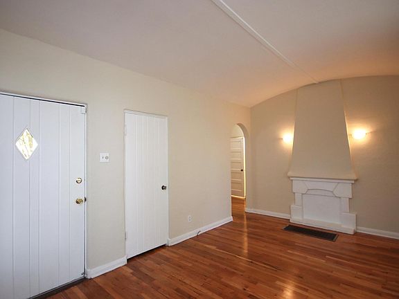 4th image of 399 N Baldwin Ave