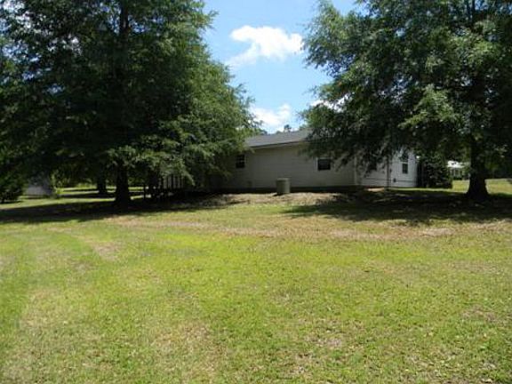 3rd image of 106 Holly Hill Dr