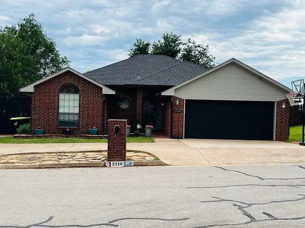 2210 Oakridge Dr, Purcell, OK 73080