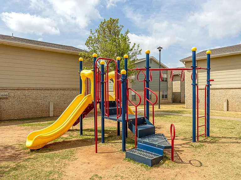 Avendale Pointe Apartments — Photo 36