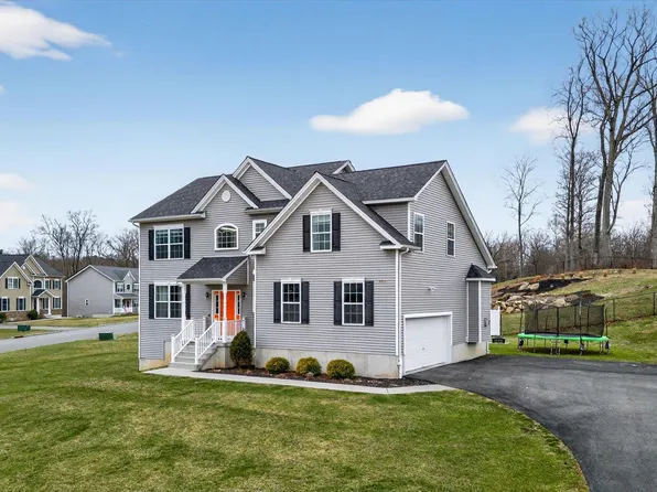 40 Highgrove Drive, Washingtonville, NY 10992