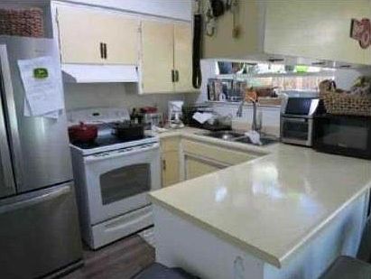 3rd image of 907 Cooper Ave