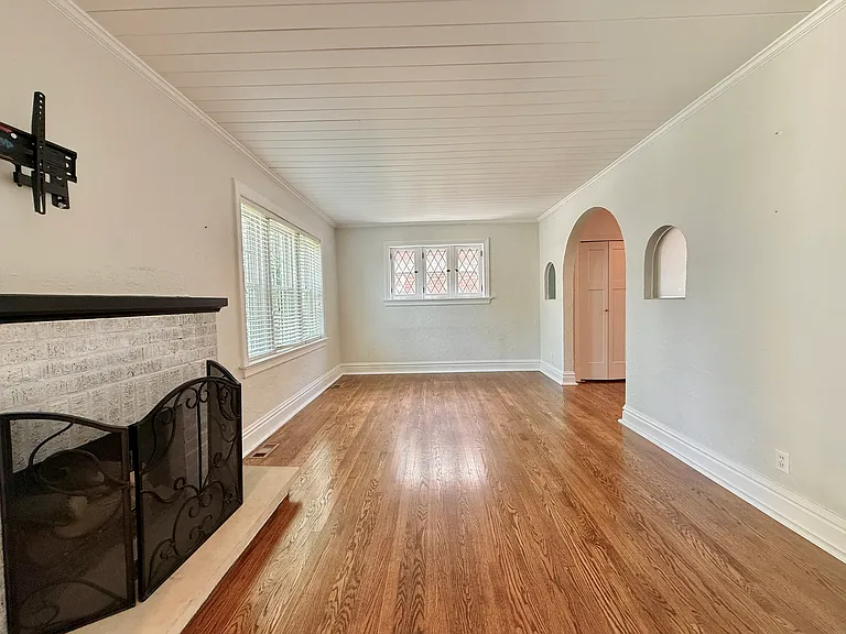 5648 Goethe Ave — Photo 8