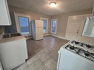 187 Wolcott St #2 — Photo 3